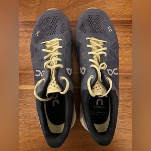 On Running Women’s sneakers